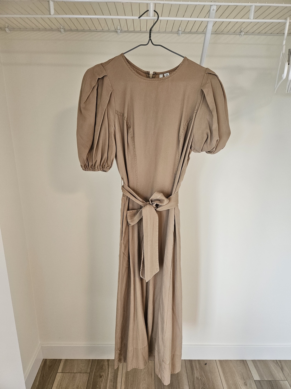 🤎 Ever New Tan Tie-Waist Puff Sleeve Midi Dress | AUS 6 / US 2 - Picture 2 of 7